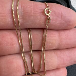 Alternative view of 18k 1.9g Gold Box Chain 17”