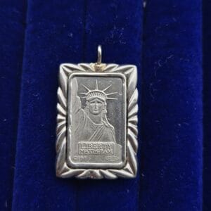 PLAT 8.4g Bezel and Bar Charm