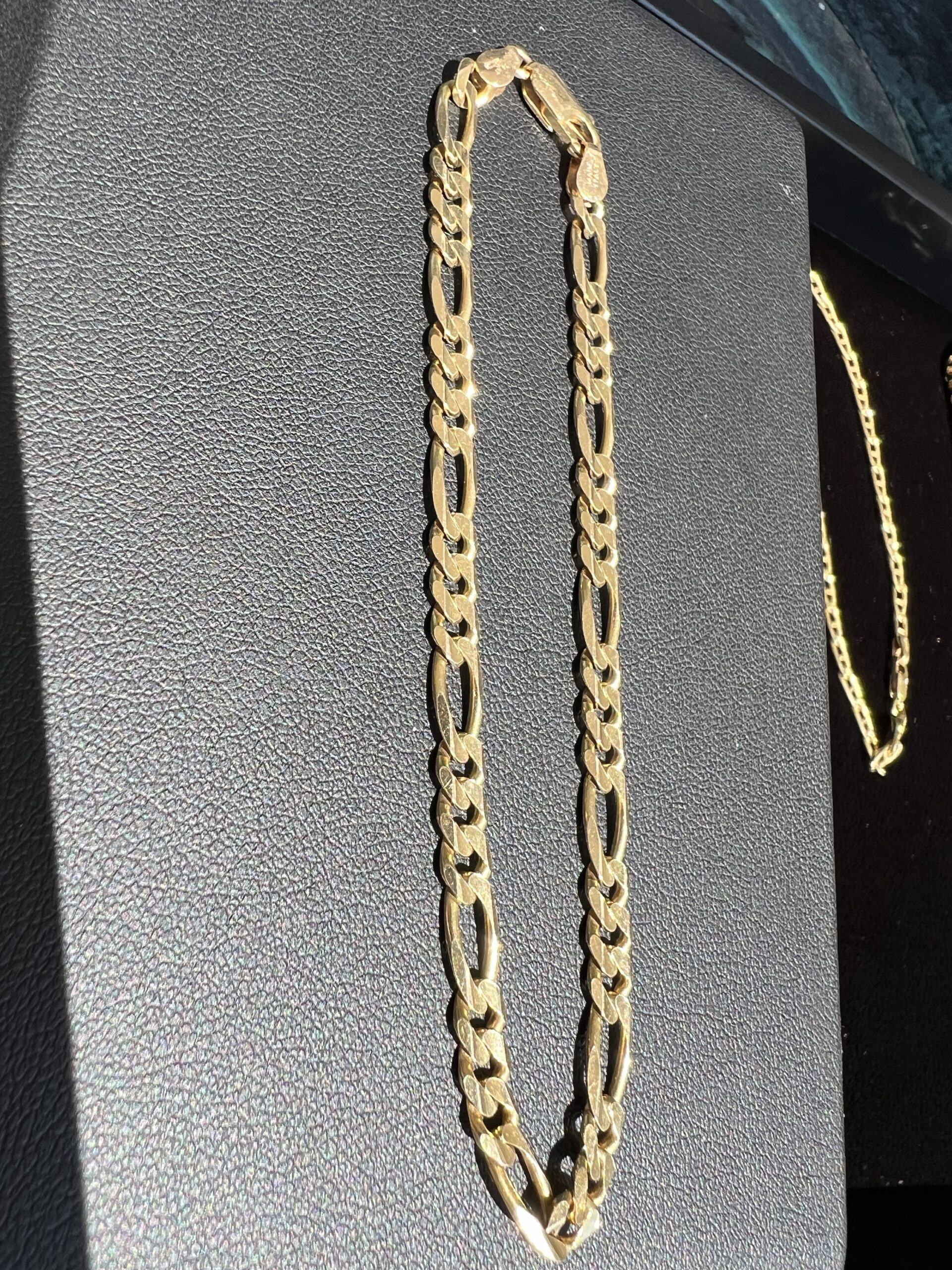 14k 7.9g Gold Figaro Bracelet 8”