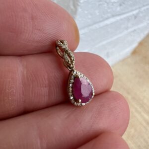 Alternative view of 10k 0.9g Gold Pendant