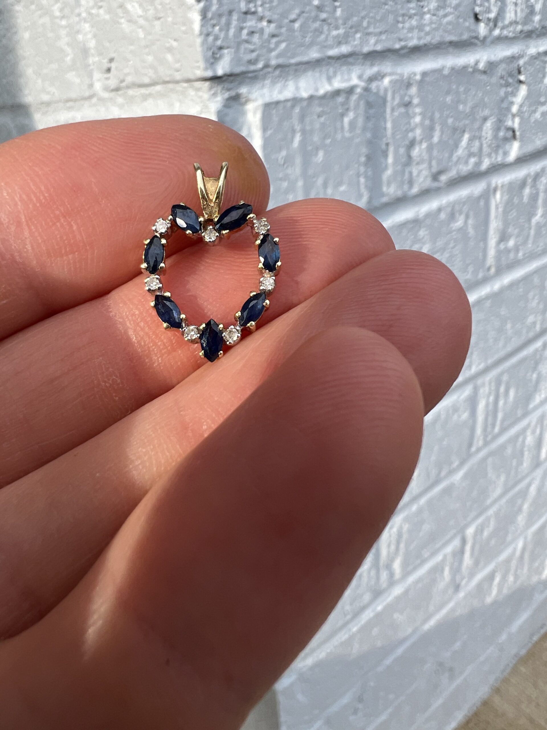 10k 1.7g Gold Heart Pendant - Image 2