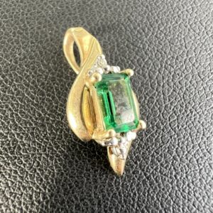 10k 1.2g Gold Pendant