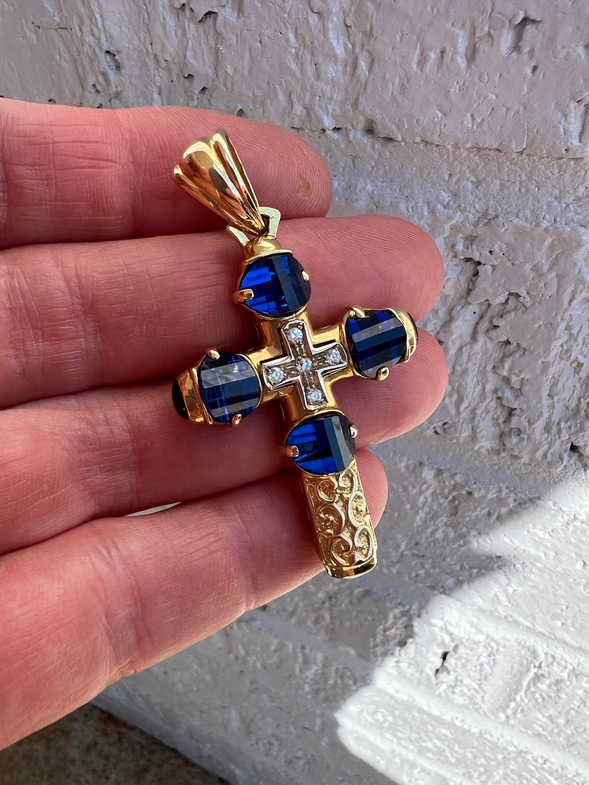 18k 16g Gold Cross with Gems - Image 3