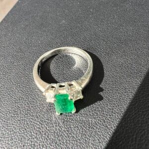 Alternative view of 14k 3.7g White Gold with Emerald Sz 6.5