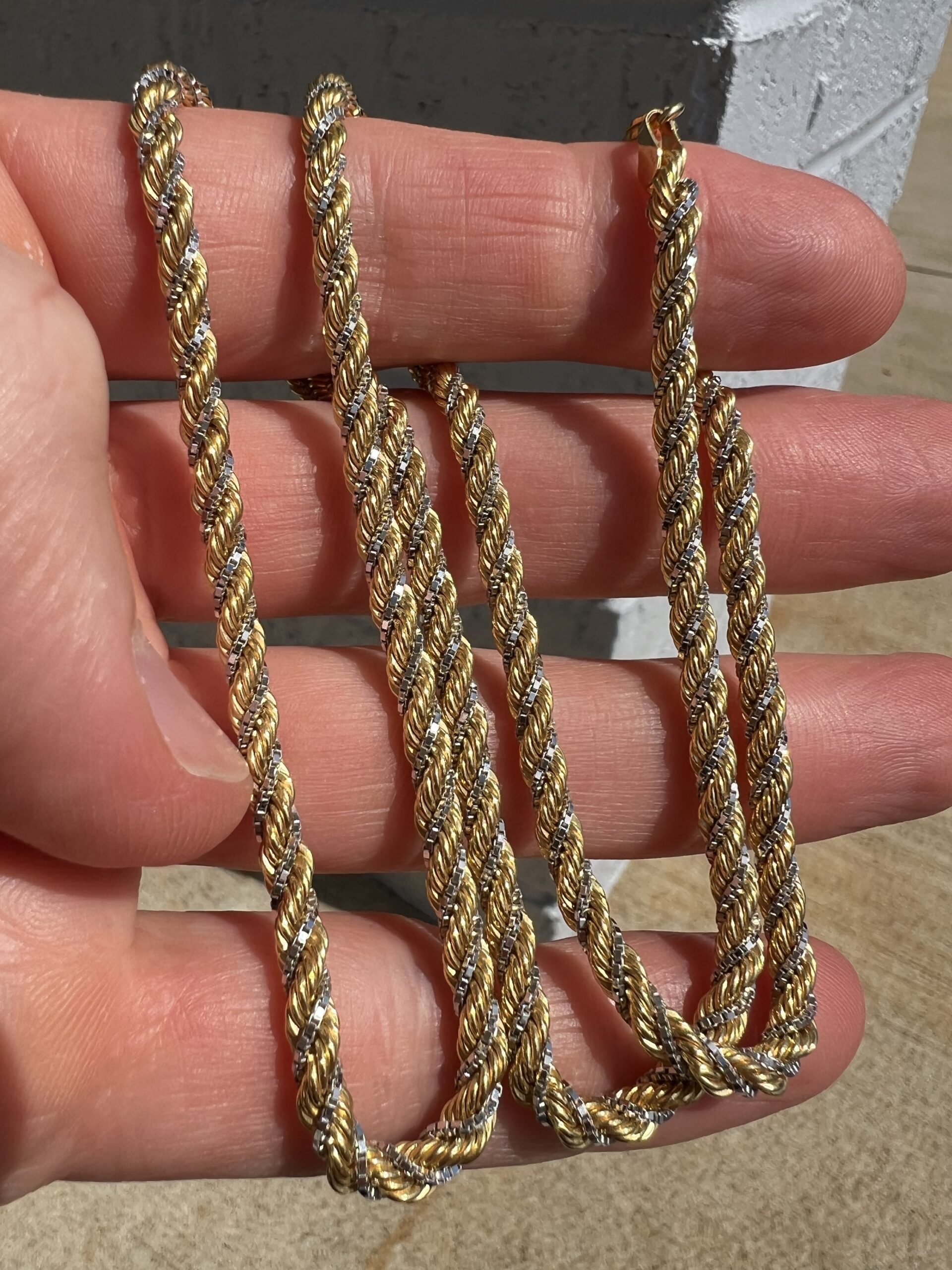 18k 17.9g Yellow & White Gold Chain - Image 3
