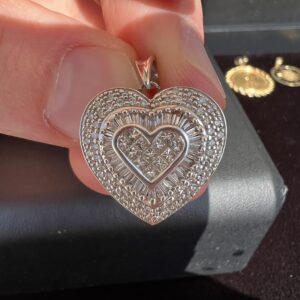 14k 6.7g White Gold Heart Charm - Image 3