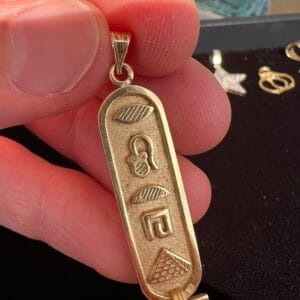 18k 4.5g Gold Symbol Charm - Image 3
