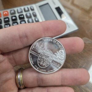 Alternative view of 1 ozt Silver 999 Catholic Mary Round