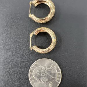 10k 2.8g Wide Gold Hoop Earrings - Image 5