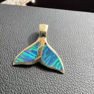14k 1.5g Gold Fish Tail Charm - Image 4