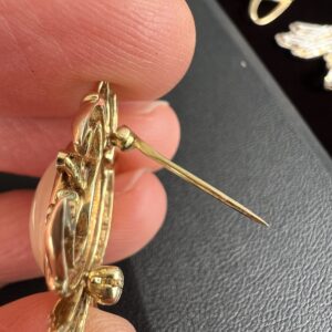 14k 5.6g Gold & Pearl Crab Pin - Image 6