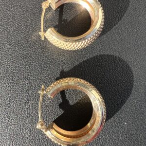 10k 2.8g Wide Gold Hoop Earrings - Image 3