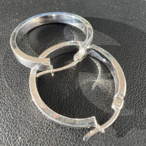 14k 1.8g White Gold Hoop Earrings - Image 3