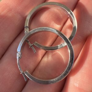 14k 1.8g White Gold Hoop Earrings - Image 4