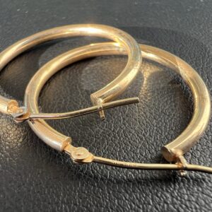 10k 0.9g Gold Hoop Earrings - Image 5