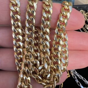 Alternative view of 14k 34.9g Gold Cuban chain 24”